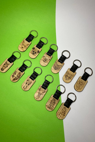 جاسوئیچی دستساز با چرم طبیعی و چوب افرا و ون، مجهز به حلقه ضدزنگ