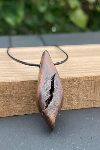 گردنبندهای چوبی دستساز با فرم طبیعی، مجموعه هنر طبیعت، ساخته شده از چوب خام و طبیعی